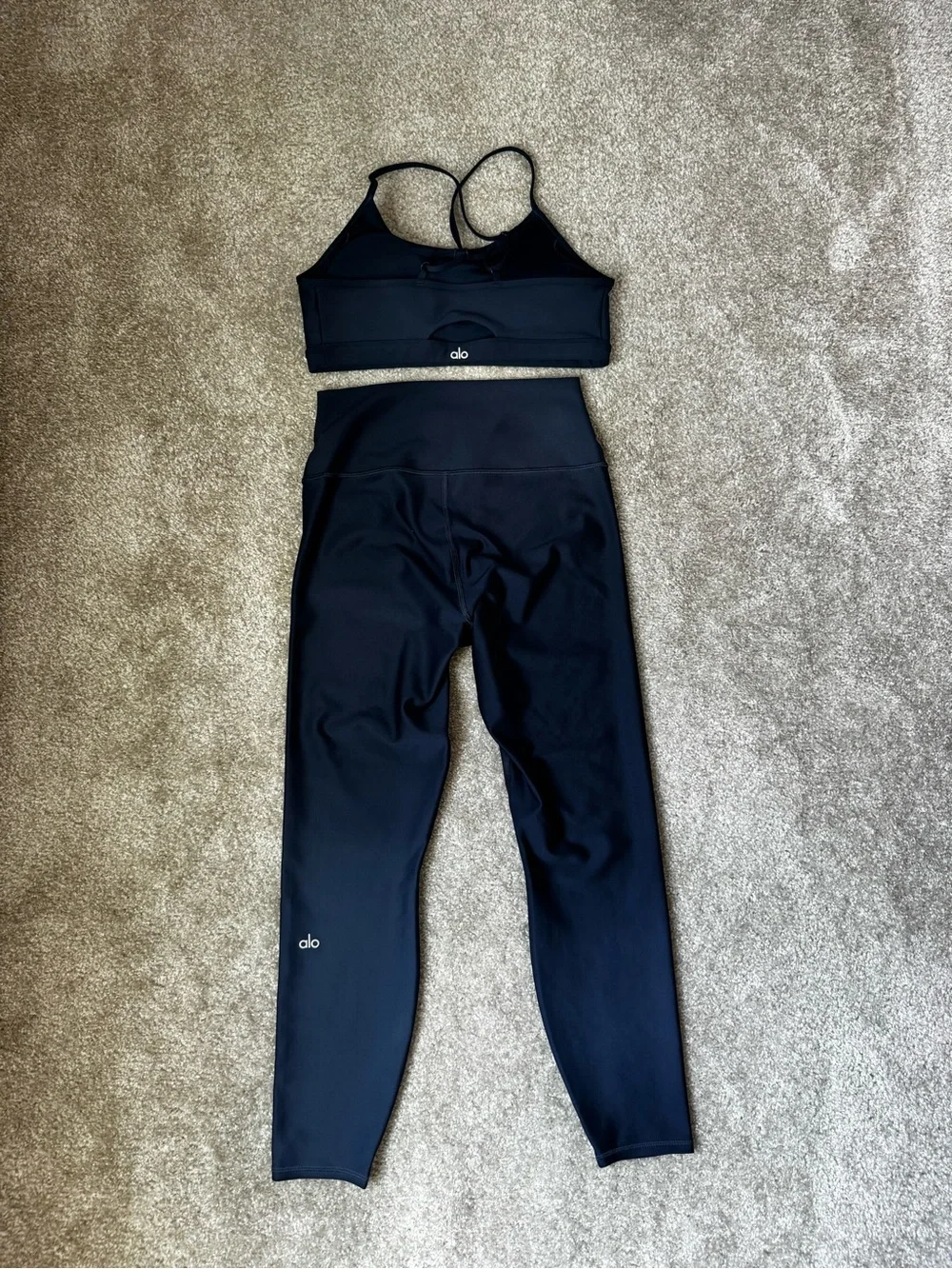 ALO Yoga Airlift Intrigue Bra & 7/8 High-Waist Airlift Legging SET